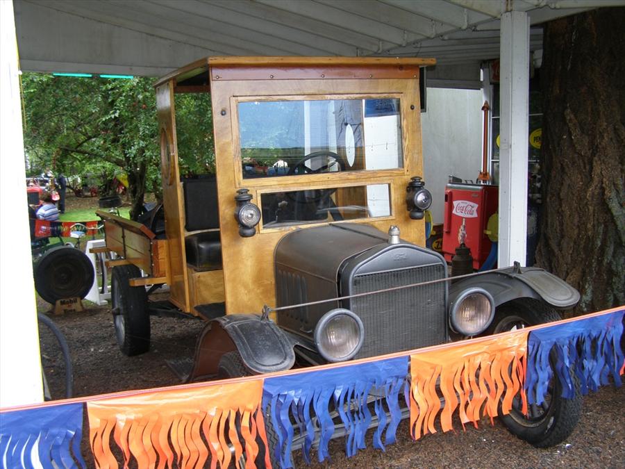 25 Ford Model T Stakebed Pickup